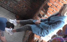 Nicole女王烂尾楼残虐贱狗，舔脏鞋底喝浓痰！还拍照羞辱！