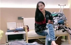 【小羊】母畜-遛狗爬行/碾压踩狗脸/跪舔裸足