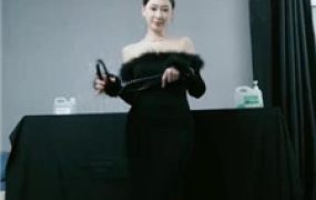 【艾琳175】铁笼关狗-舔高跟/碾压狗爪/插嘴/袜子塞嘴/虐乳