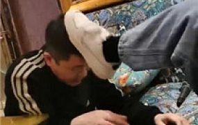 【文文文】KTV-素人S-闻小白鞋黑棉袜