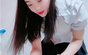 【艾琳】坐脸窒息/虐乳/黑丝脚插嘴/踩踏