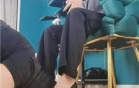 【魔鬼天使】高跟碾压狗爪/强制闻鞋/磕头求饶/骑马爬