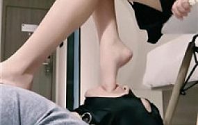 【羌爷】JK洛丽塔-皮鞋黑丝踩/胯下辱/吃圣水泡面【完整版】