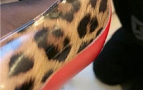 【傲雪】严厉逗狗-耳光口水/闻香水发骚