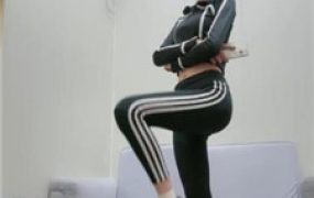 【美娜格格】健身女神回家气味控制