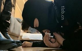 【zaizz】双主抢着舔脏长靴