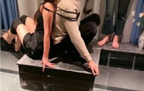 【小雅老师】情侣下跪做奴求虐-奴下奴舔脚-踩踏捆绑【完整版】