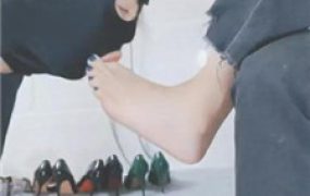 【灵竹】反绑强制舔脚/胯下辱/闻舔高跟