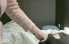 【樊樊】手脚并用插嘴深喉