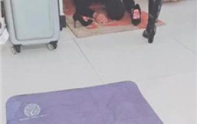 【美容院S】长靴御姐逛街回家虐家奴