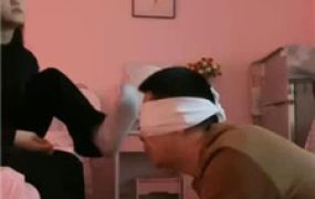 【小蝶蝶】闻妹妹的超臭原味白袜脚