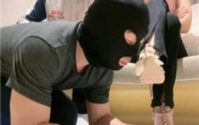 【jenn】情侣主虐绿帽-强迫吃套套/高跟踩狗爪/踩踏喂食/提档