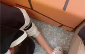 【小林】运动鞋踩狗爪/骑狗背