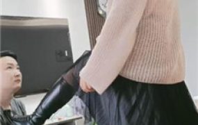 【嗯哼】暴揍-狠抽耳光/掐乳/白袜脚捂脸