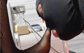 【紫钰大人】黑丝网袜脚踩脚垫