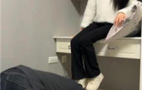 【精神小妹】女神S-运动后白袜辱家奴