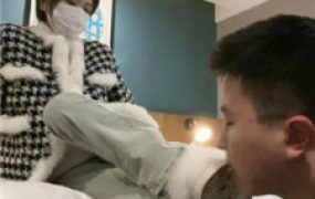 【乔妹】跪舔毛毛脏鞋/跳踩脚垫