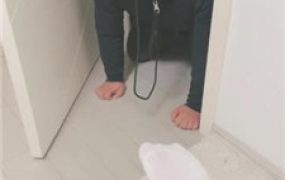 【上上】夜跑后超臭船袜让男友闻【完整版】