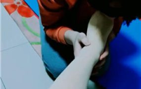 【美容院S】跪舔原味肉丝jio/手铐/丝袜塞嘴/鞭打耳光