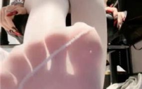 【玥樾】白丝美腿诱惑抖M男友