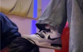 【supp】近距离-狗舌清理脏鞋底/闻白袜