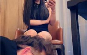 【不知名美女】车模S-裸足美腿诱惑舔