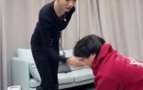 【素人挖掘机】sp/长靴碾压狗爪/胯下乳/吃原味棉袜/坐脸窒息