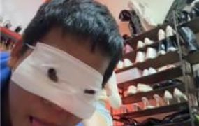 【倪梵】物化人体擦鞋器