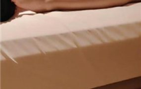 【樱樱】高中生浴袍命令同学舔裸足