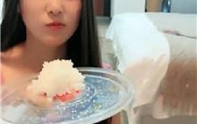 【雨琦】鞭打/羞辱喂食/闻船袜