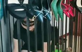 【凌儿女神】母畜-囚禁狗笼/高跟踩/鞋插嘴/喂圣水