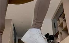 【甜一】瑜伽裤坐脸-空军白袜气味辱