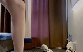 【刘二狗】高跟碾压踩到惨叫/脚喂酸奶 bf42851