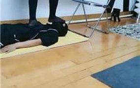 【魔鬼天使】黑丝美腿全体重踩踏【双视角版】 bf43071