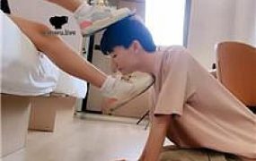 【萌宝儿】狗舌舔脏鞋/踩踏喂食/插嘴