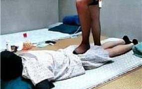 【泰丽】素人技师S-黑丝脚全体重踩踏 JS240728-10