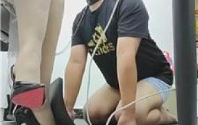 【奶糖】高跟肉丝美足玩虐