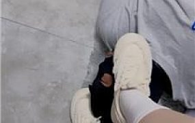 【琼菲】小白鞋白棉袜踩狗 JS240802-14