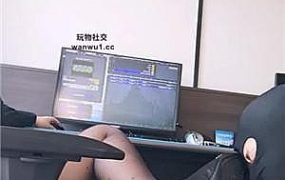 【桃桃樱】电竞女神-黑丝高跟桌底踩虐 JS240814-12