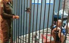 【乔家大院】真实-重刑审讯-鞭打烙铁老虎凳 JS240810-6