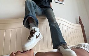 【208宿舍】周末玩玩18岁体育生 YC-240804-5