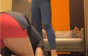 【红颜】高跟踩虐/鞭打/转胯/坐脸窒息