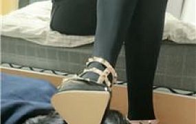 【supp】沉浸式-铆钉高跟黑丝踩狗头 JS240826-24