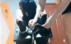 【东营天香百合】枷锁刑具囚禁暴徒 JS240823-13