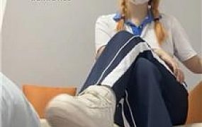 【雯雯】学生服S-转胯狗爬/舔超脏鞋白袜/强制闻鞋