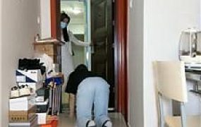 【蜜雪】绿帽老公伺候我约会回家-小白鞋白袜