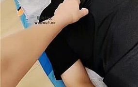 【上海汤圆】裸足蹂躏踩地毯奴【上】