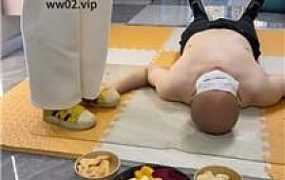 【精神小妹】踩碾水果/鞋底裸足喂食舔