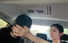 【素人挖掘机】开发素人小姐姐玉足蹂躏