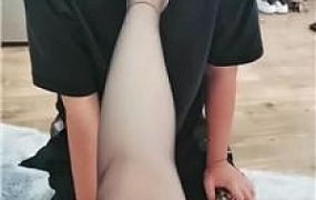 【漫夜】黑丝玉足狂舔/玉足踩地毯奴 JS240911-3